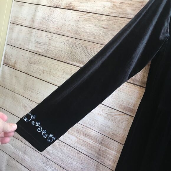 VINTAGE THE DISNEY CATALOG BLACK VELVET MAXI DRESS WITH‎ MICKEY MOUSE EMBROIDERY - Picture 6 of 10